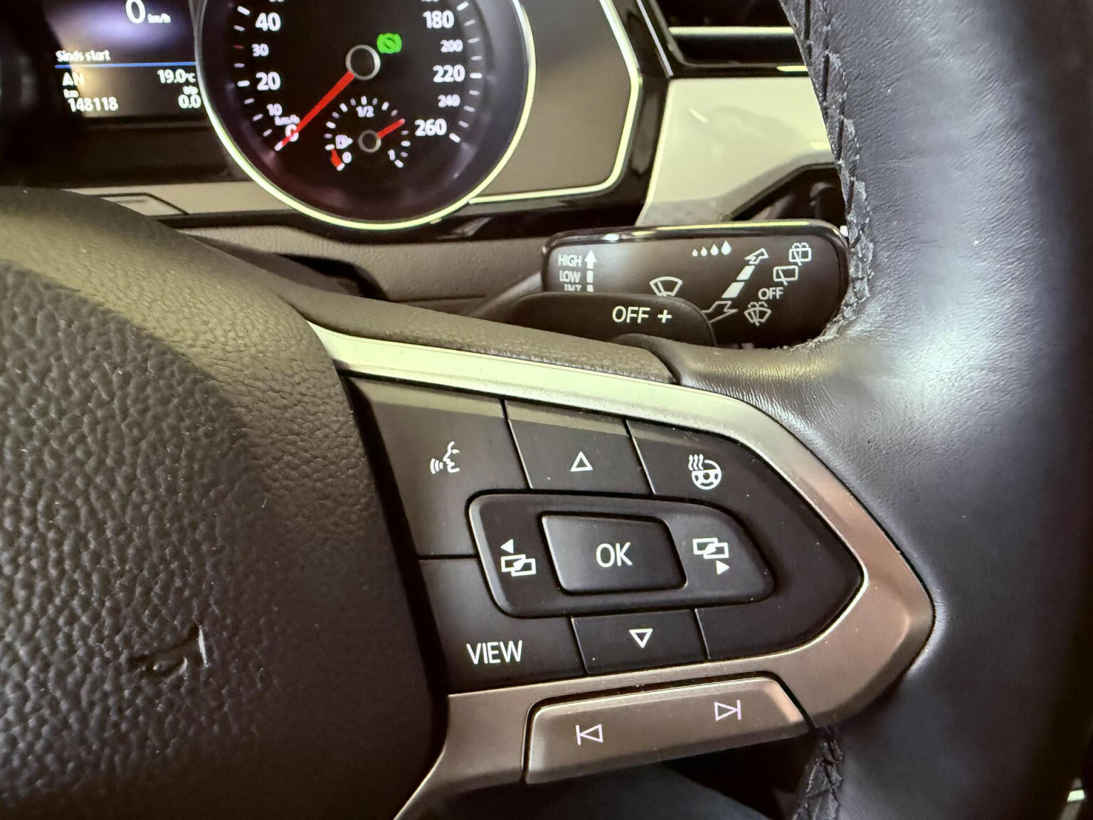 Volkswagen-Passat-22