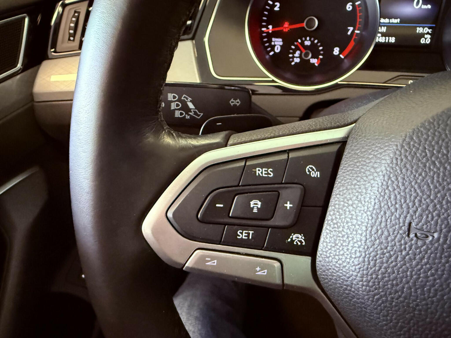 Volkswagen-Passat-23