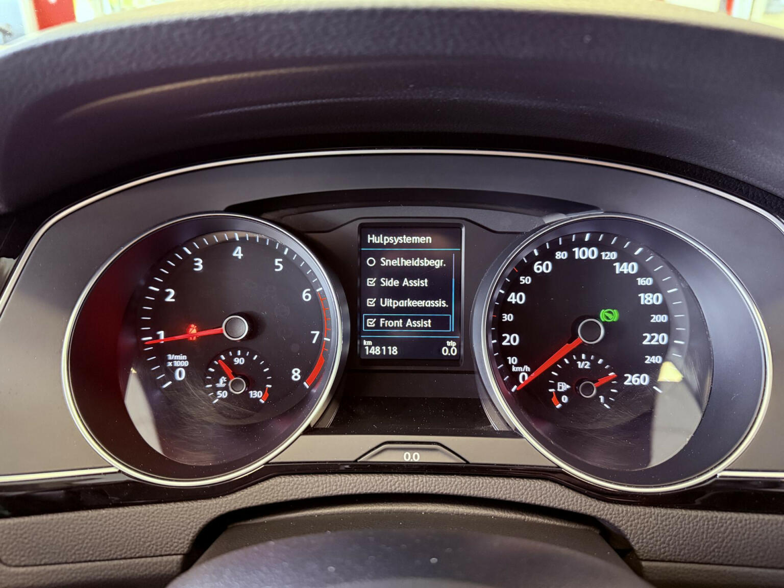 Volkswagen-Passat-25