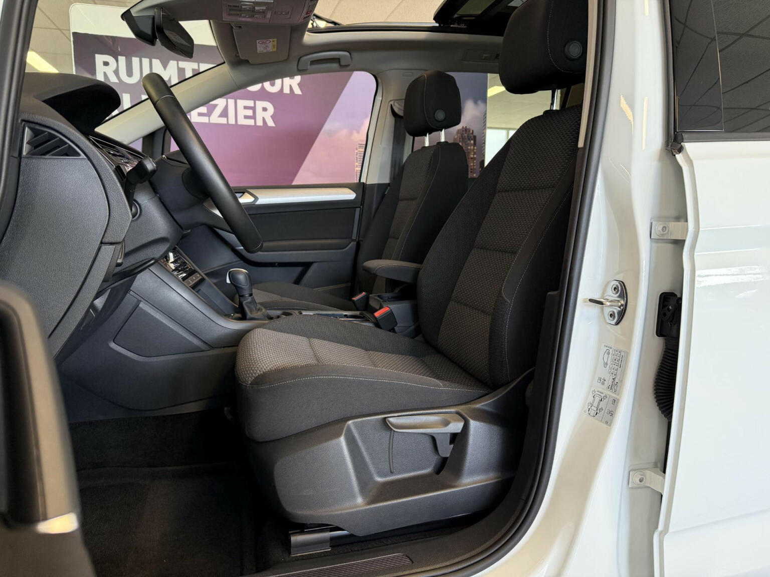 Volkswagen-Touran-15