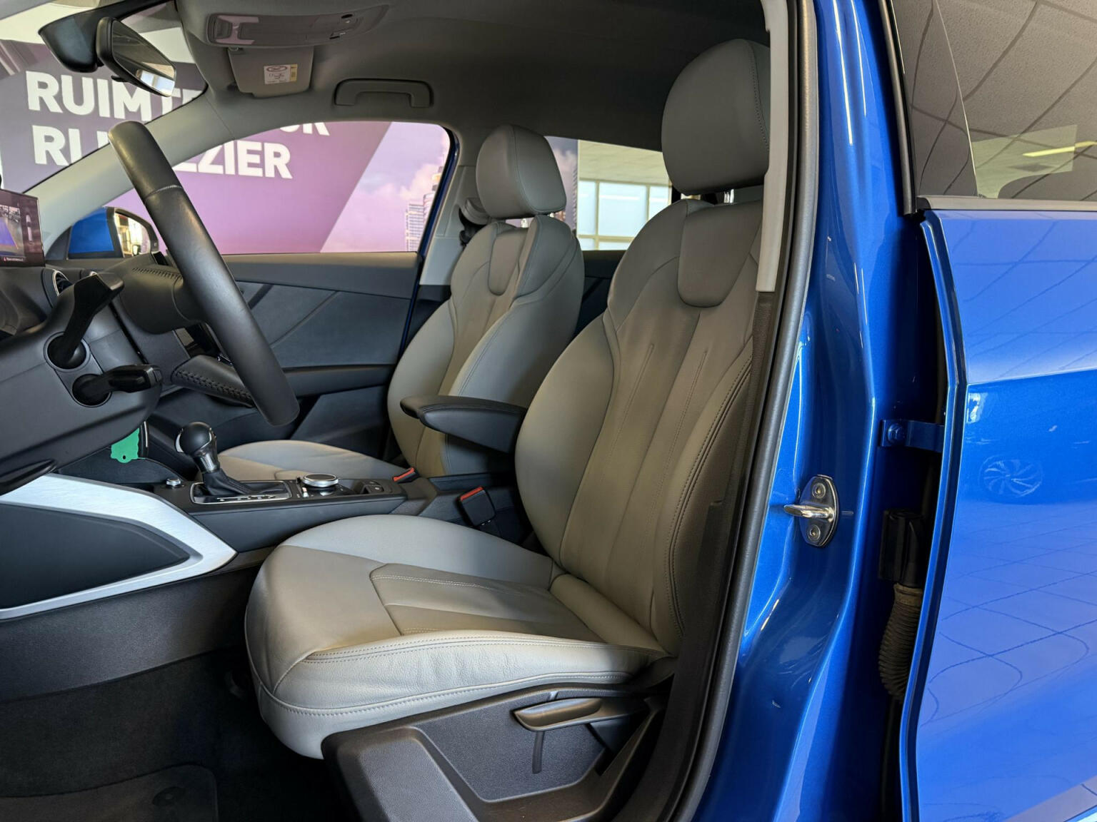Audi-Q2-13