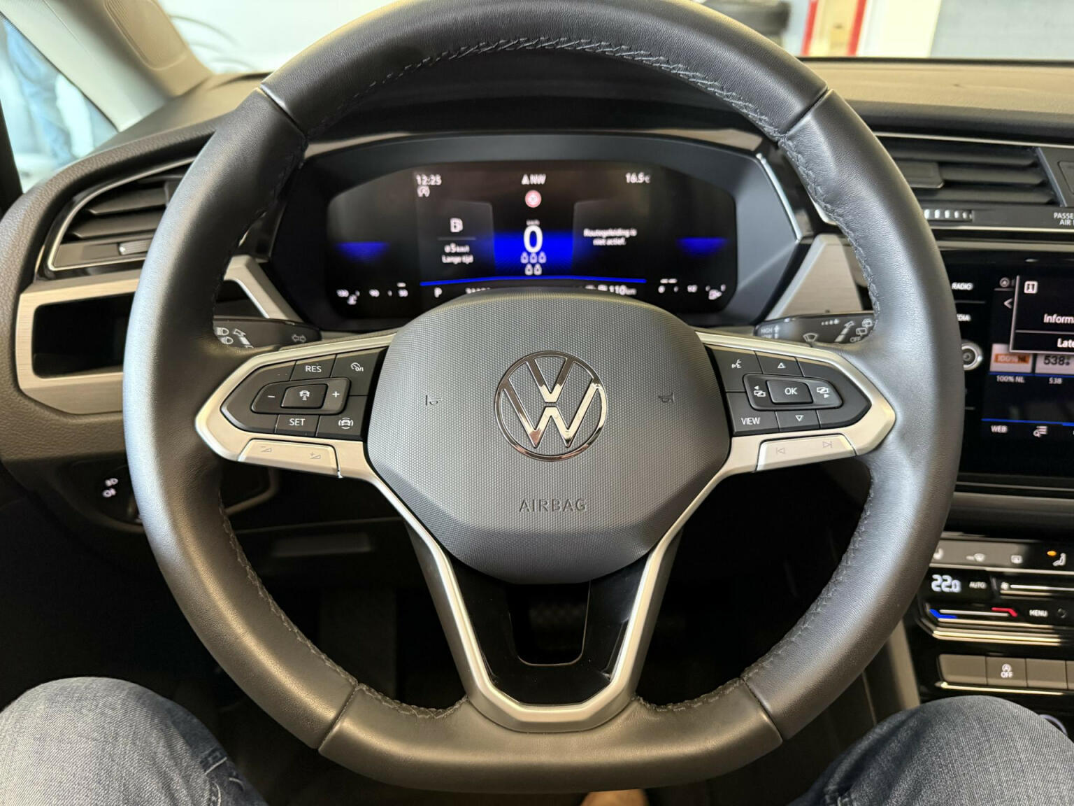 Volkswagen-Touran-27